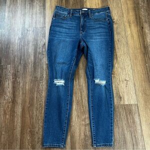 Wonderly Highrise Skinny Jean